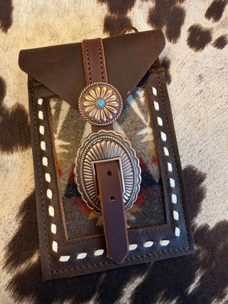 Back cinch saddle cell phone holder
