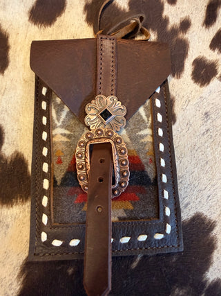 Back cinch saddle cell phone holder