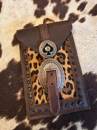Back cinch saddle cell phone holder