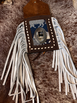 Back cinch saddle cell phone holder
