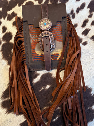 Back cinch saddle cell phone holder