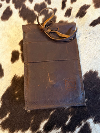 Back cinch saddle cell phone holder