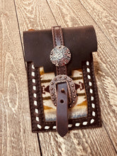 Load image into Gallery viewer, Back cinch saddle cell phone holder

