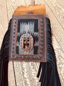 Back cinch saddle cell phone holder