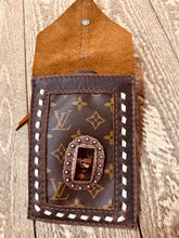Load image into Gallery viewer, Back cinch saddle cell phone holder
