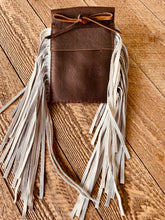 Load image into Gallery viewer, Back cinch saddle cell phone holder
